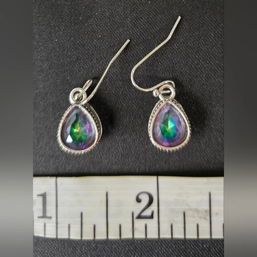 Vibrant Colorful Silver Tone Teardrop Earrings With A Vintage‎ Design